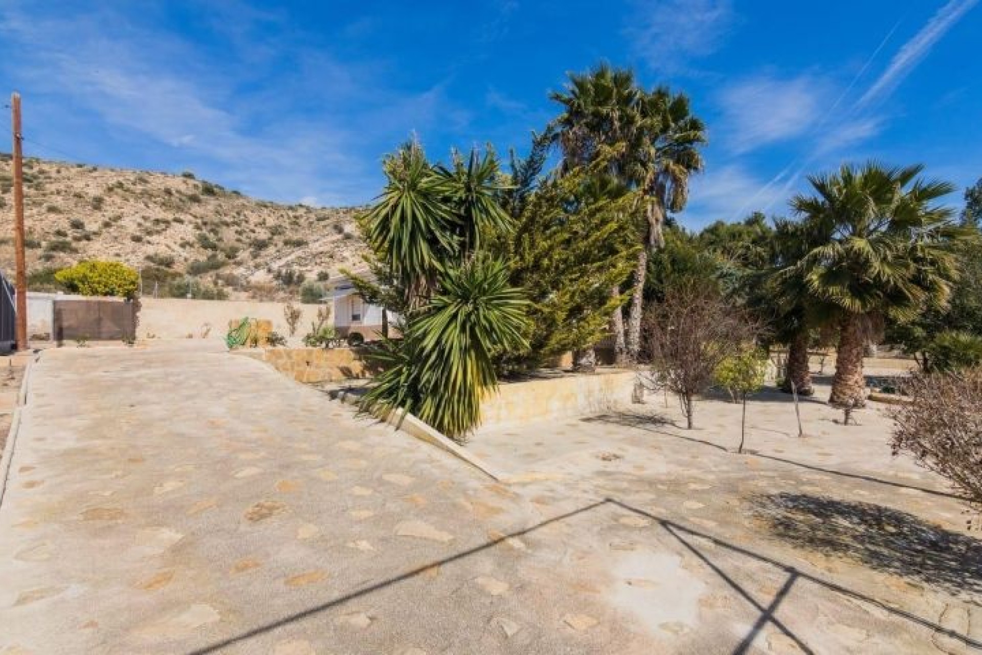 Resale - Villa - Elche