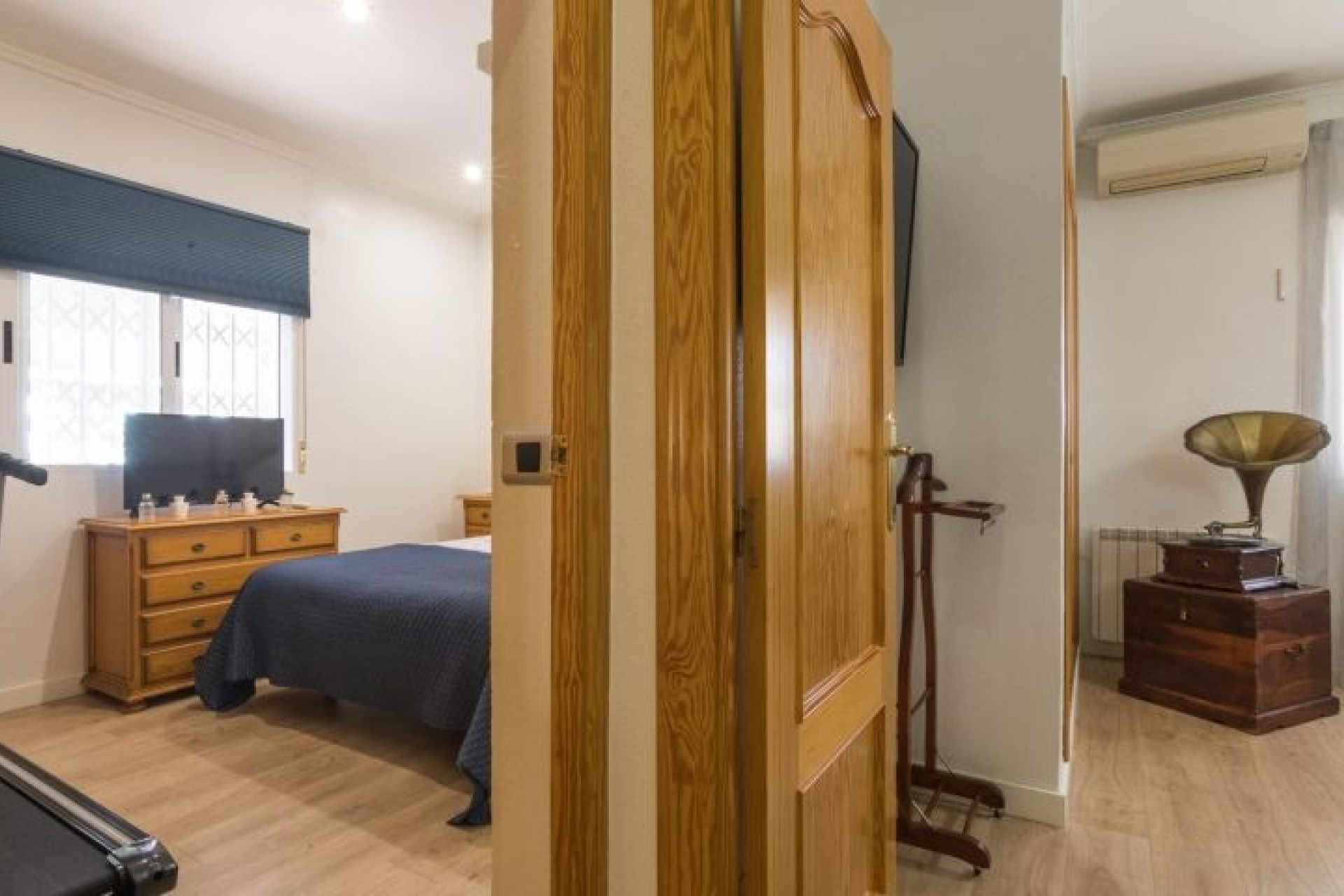 Resale - Villa - Elche