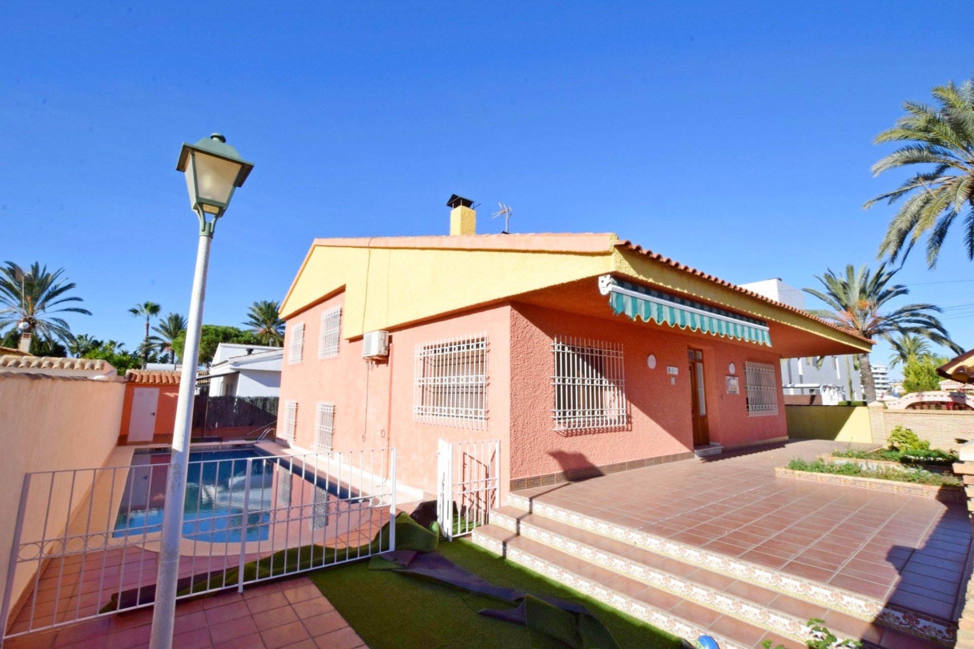 Resale - Villa - Orihuela Costa - Cabo Roig