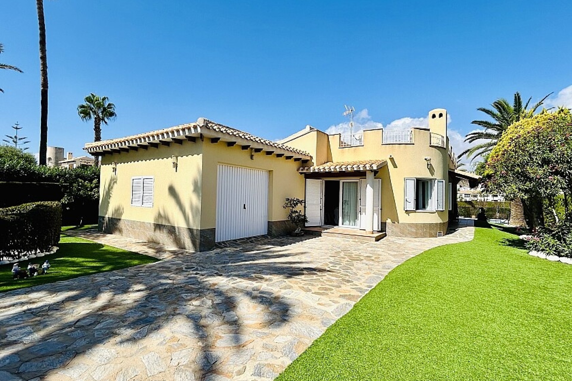Resale - Villa - Orihuela Costa - Cabo Roig