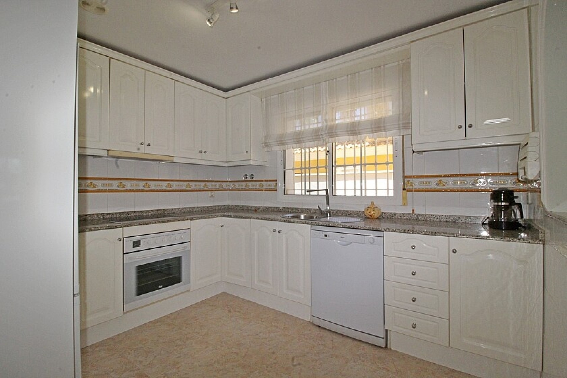 Resale - Villa - Orihuela Costa - La Zenia