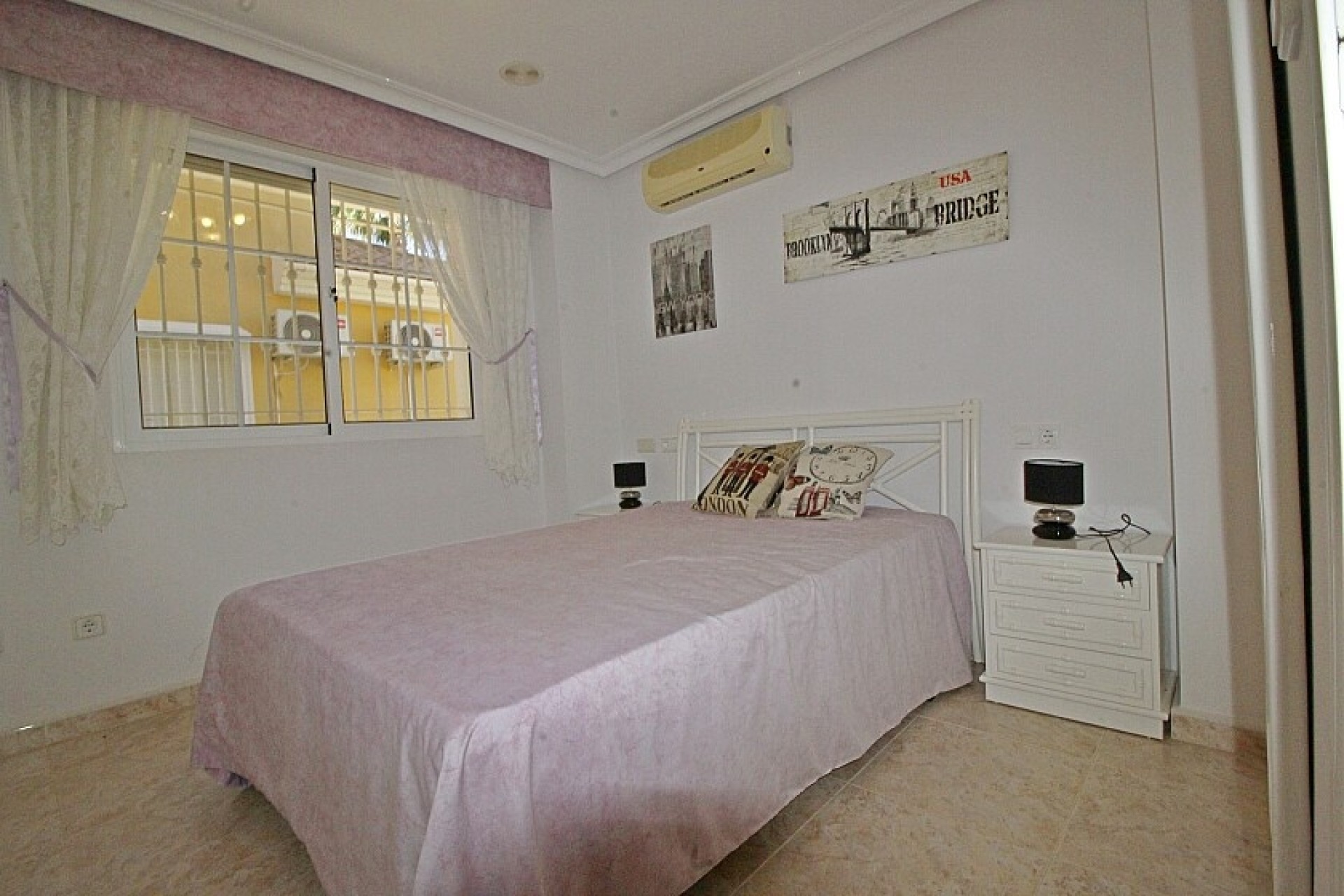 Resale - Villa - Orihuela Costa - La Zenia