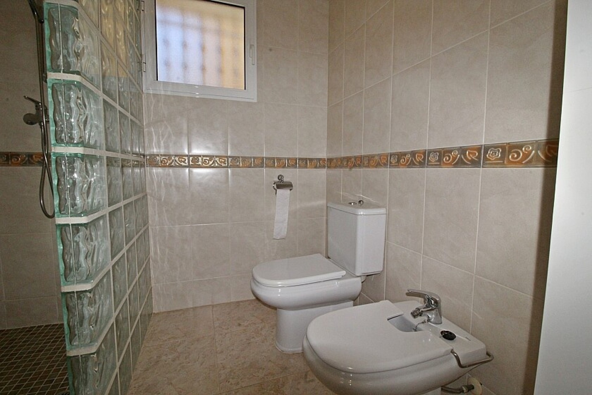 Resale - Villa - Orihuela Costa - La Zenia