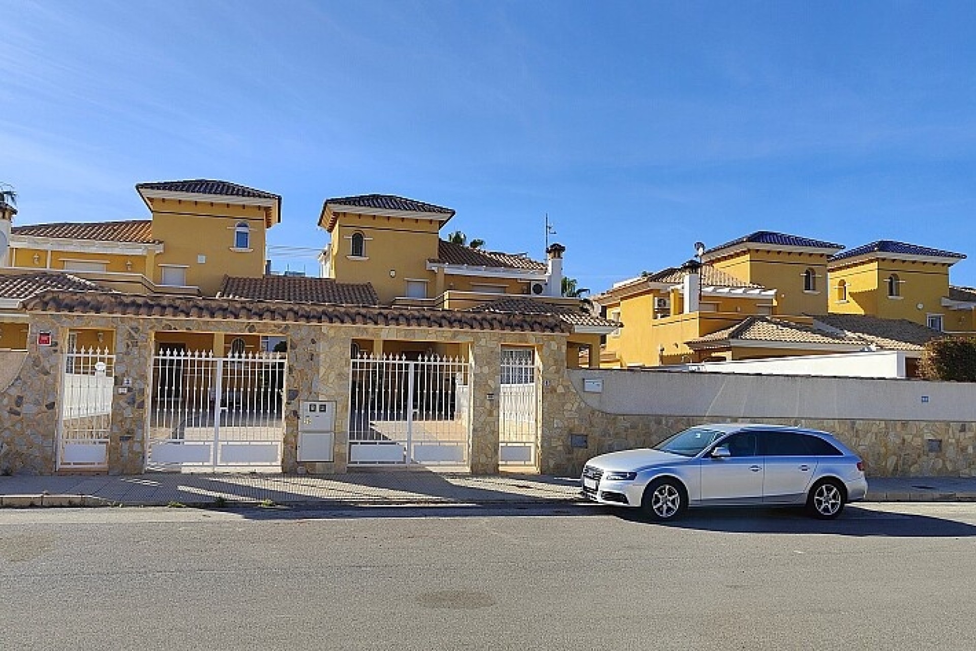 Resale - Villa - Orihuela Costa - La Zenia