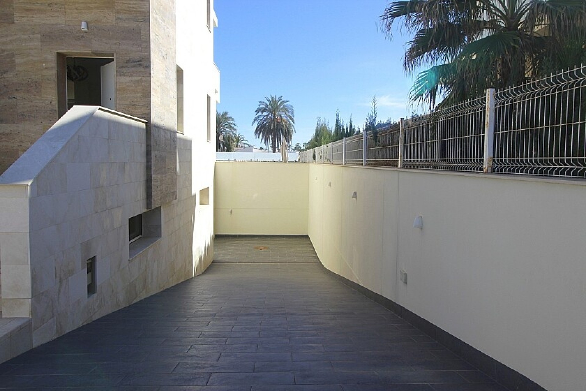 Resale - Villa - Orihuela Costa - La Zenia