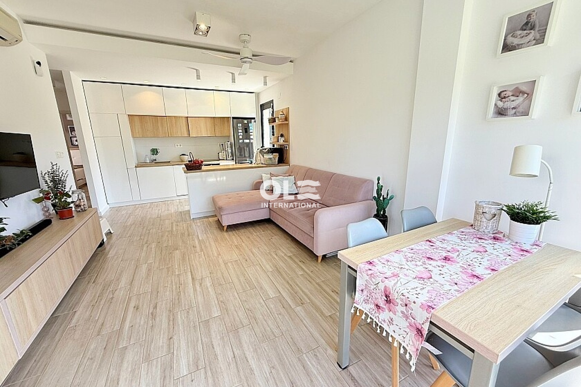 Resale - Villa - Orihuela Costa - La Zenia