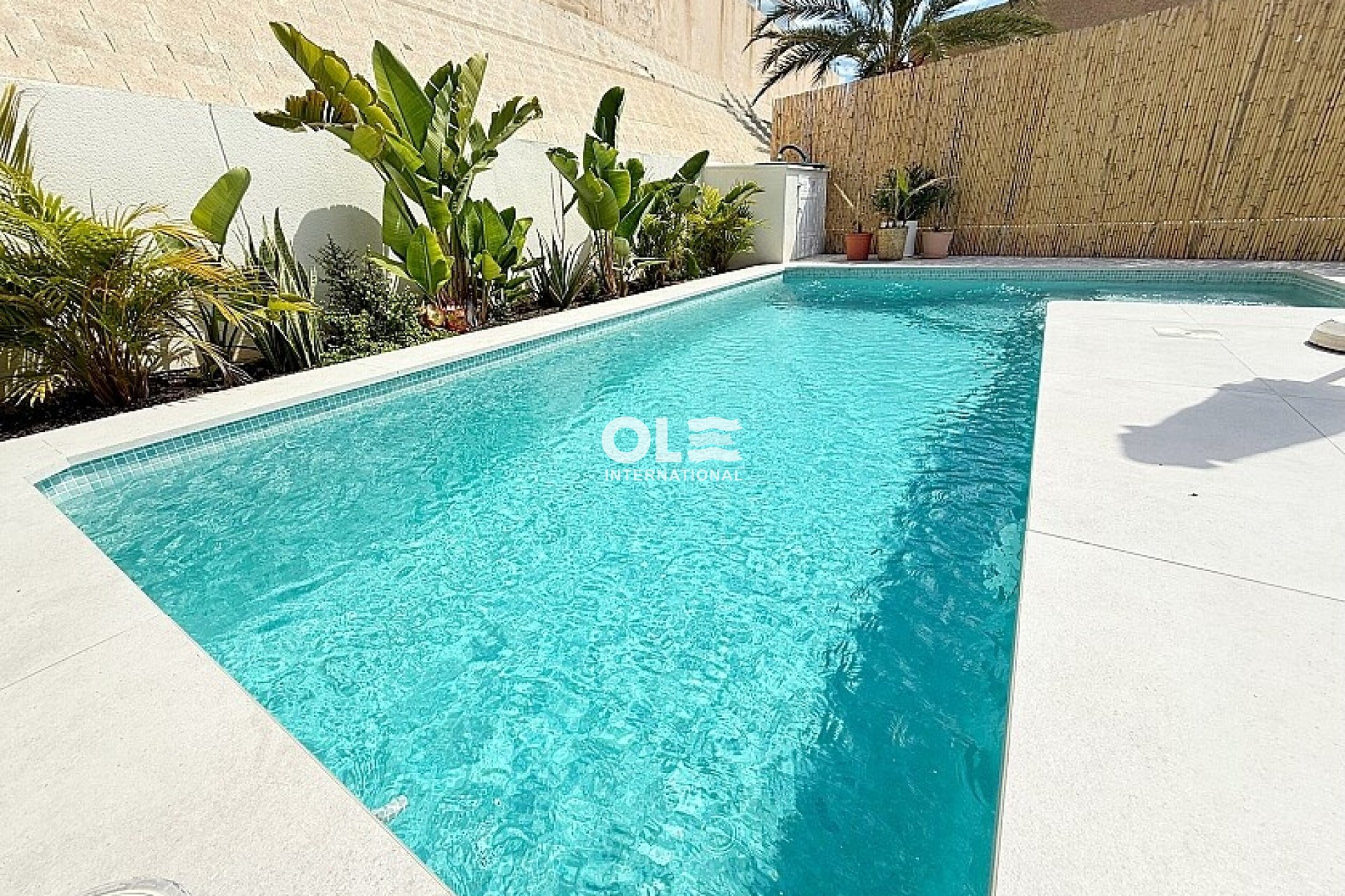 Resale - Villa - Orihuela Costa - La Zenia