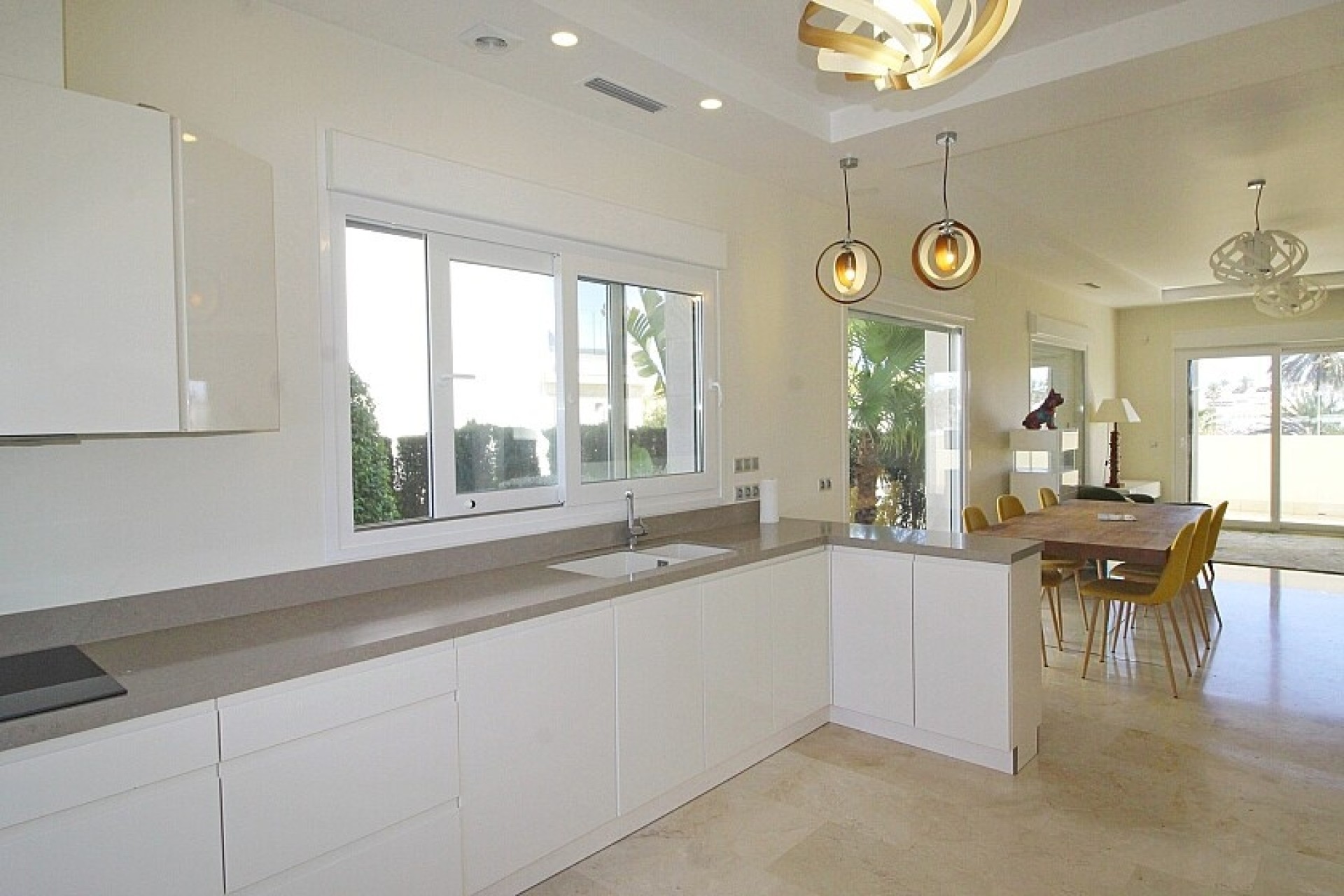 Resale - Villa - Orihuela Costa - La Zenia