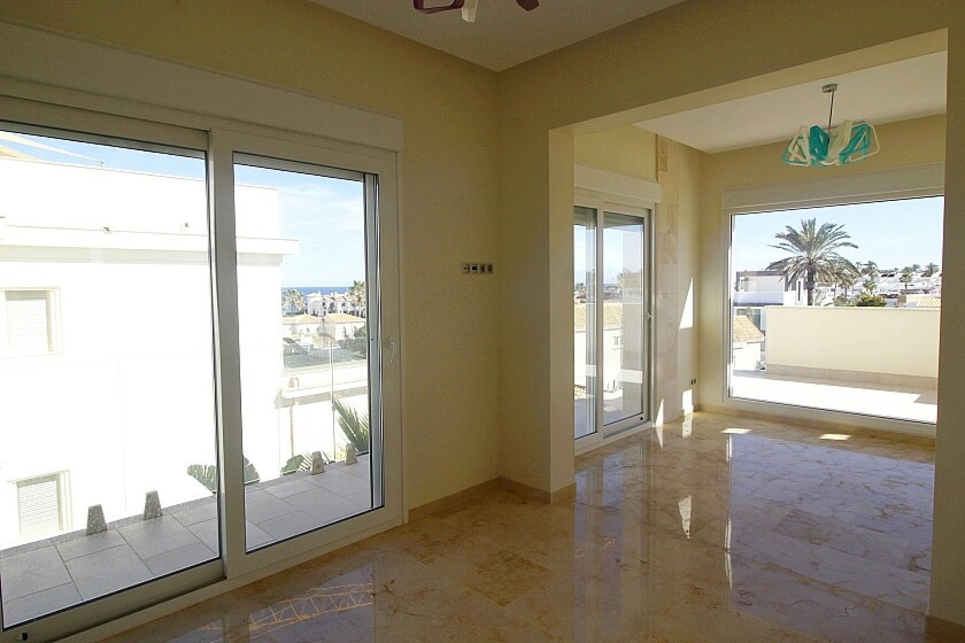 Resale - Villa - Orihuela Costa - La Zenia