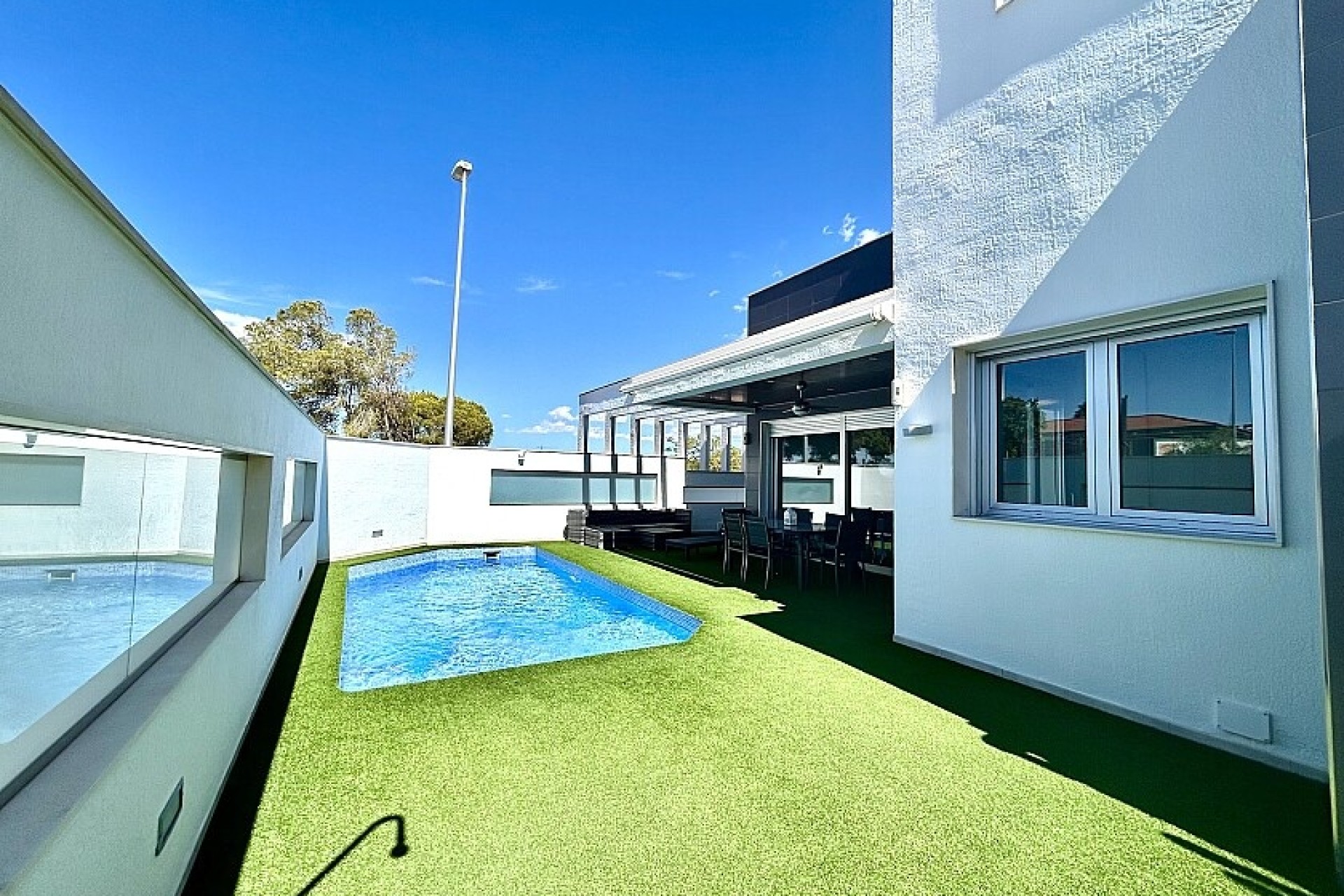 Resale - Villa - Orihuela Costa - Mil Palmeras