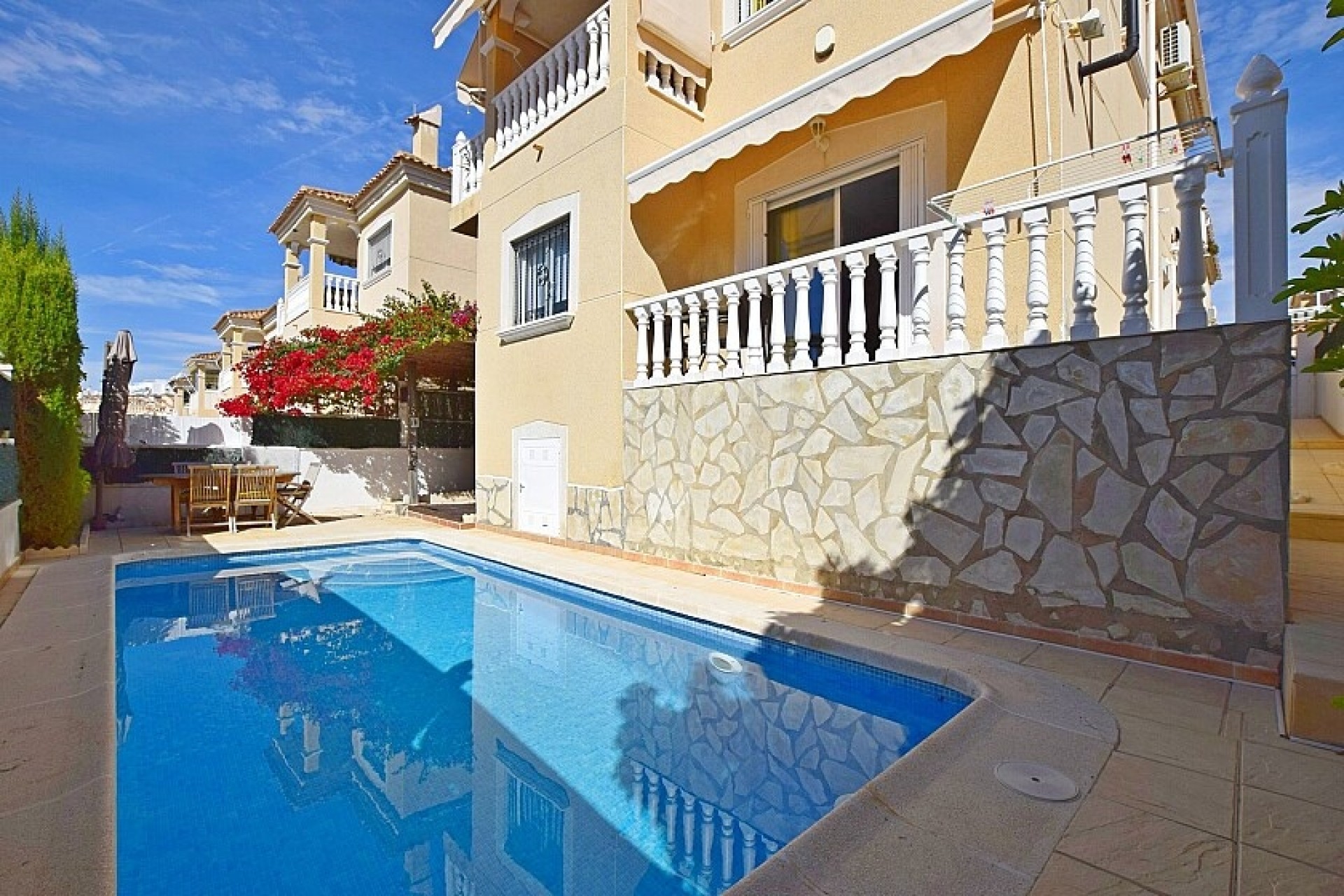 Resale - Villa - Orihuela Costa - Villamartin area