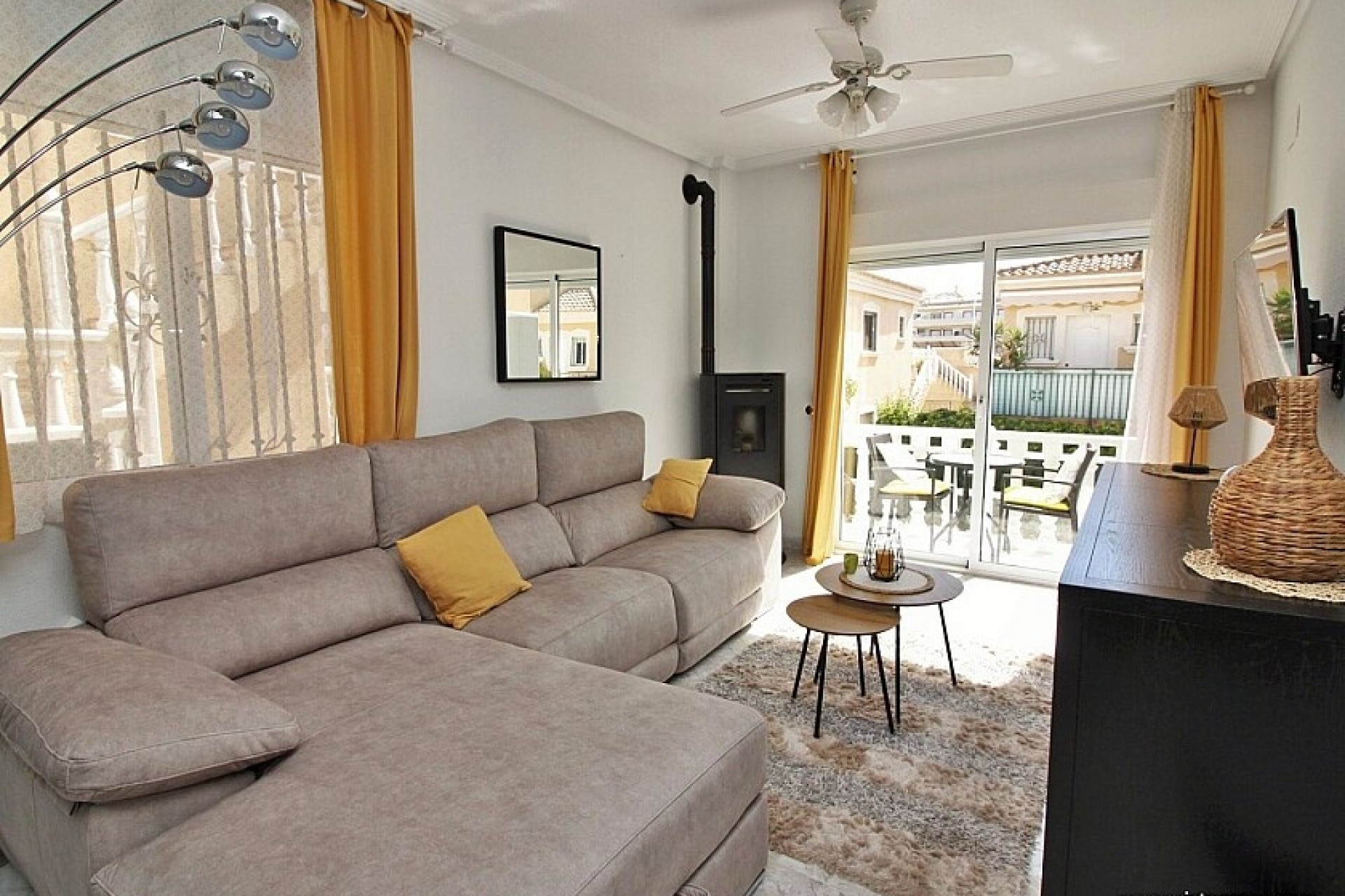 Resale - Villa - Orihuela Costa - Villamartin area