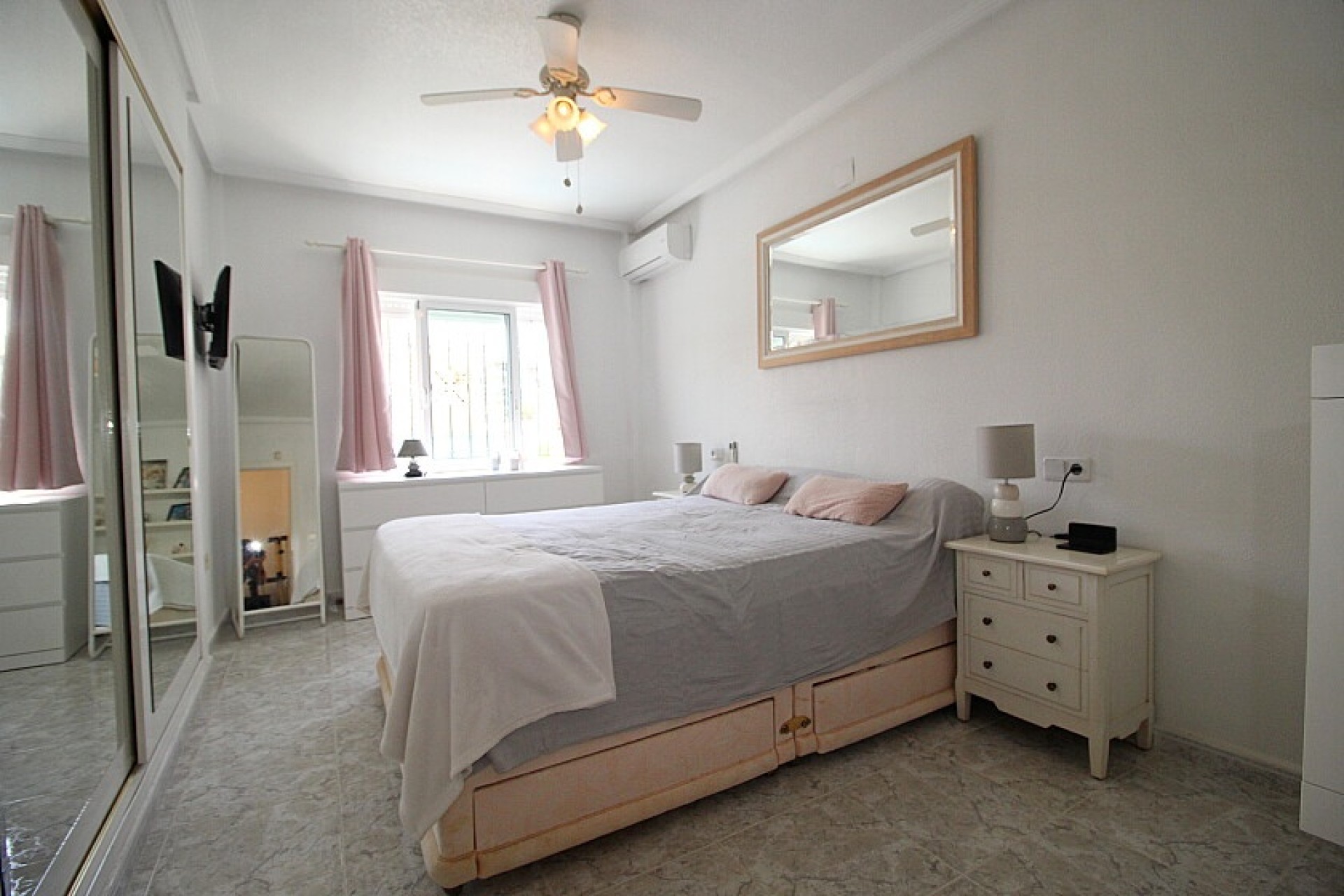 Resale - Villa - Orihuela Costa - Villamartin area