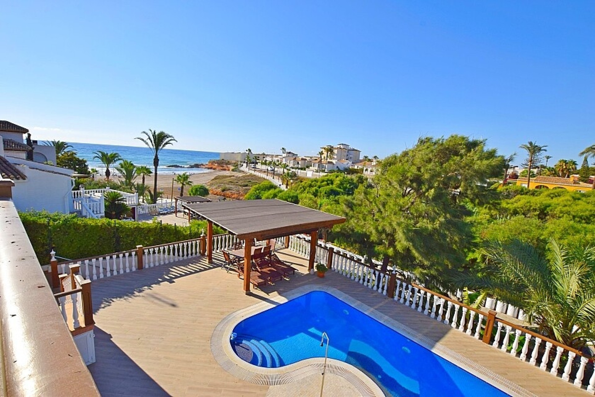 Resale - Villa - Orihuela Costa