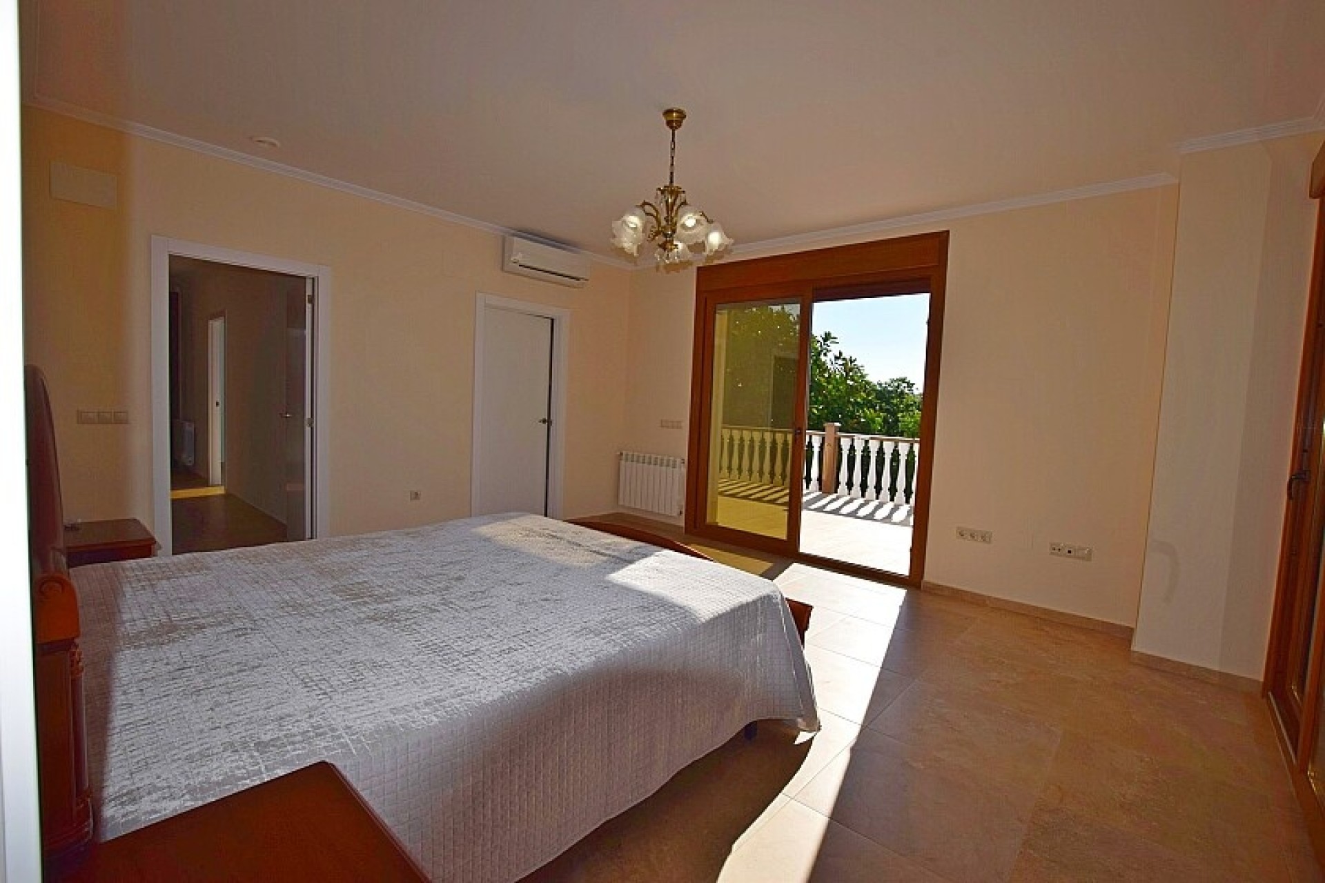 Resale - Villa - Orihuela Costa