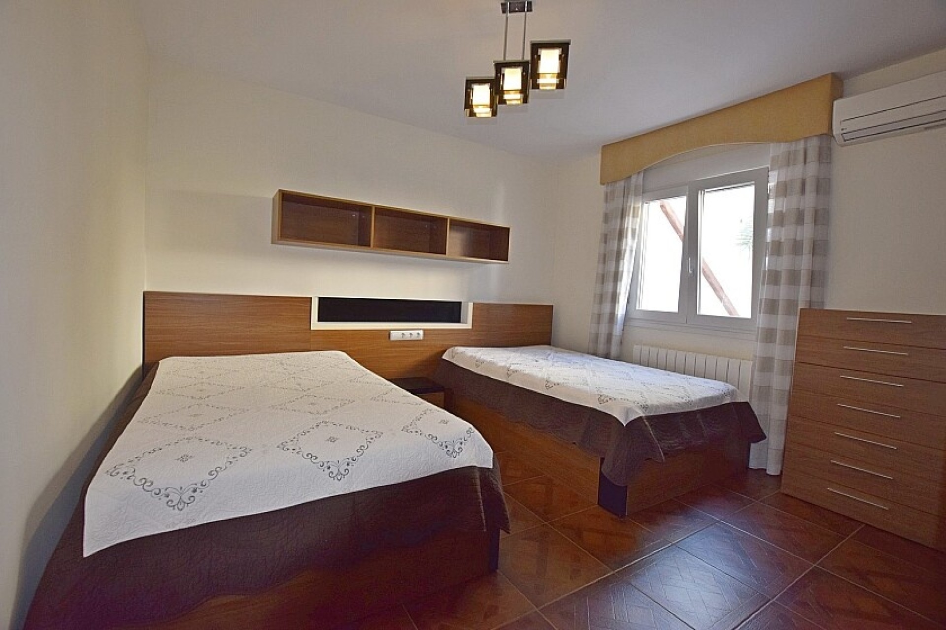 Resale - Villa - Orihuela Costa
