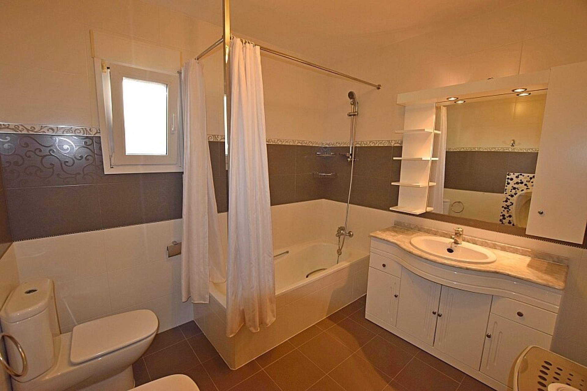 Resale - Villa - Orihuela Costa