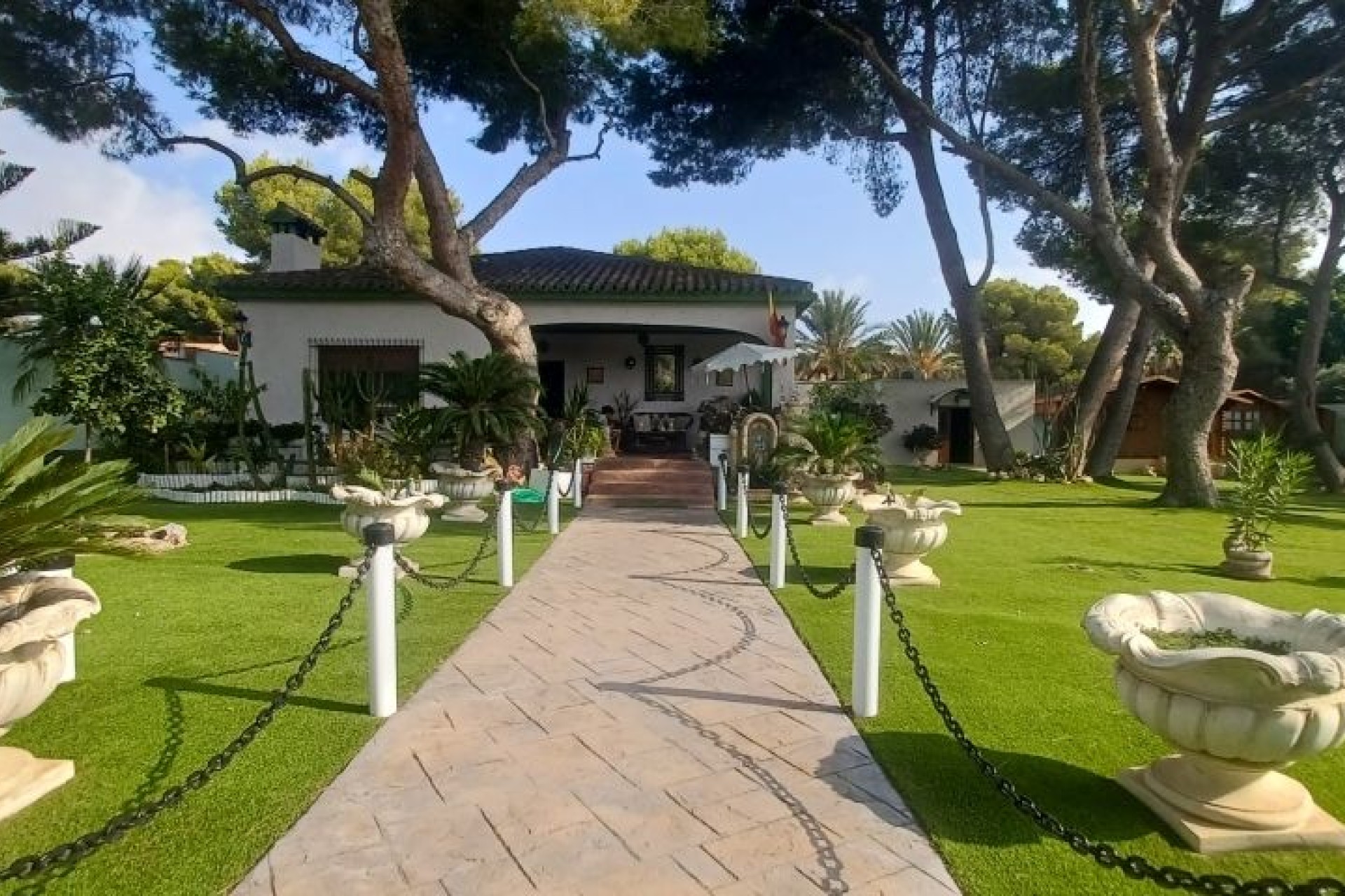 Resale - Villa - Orihuela Costa