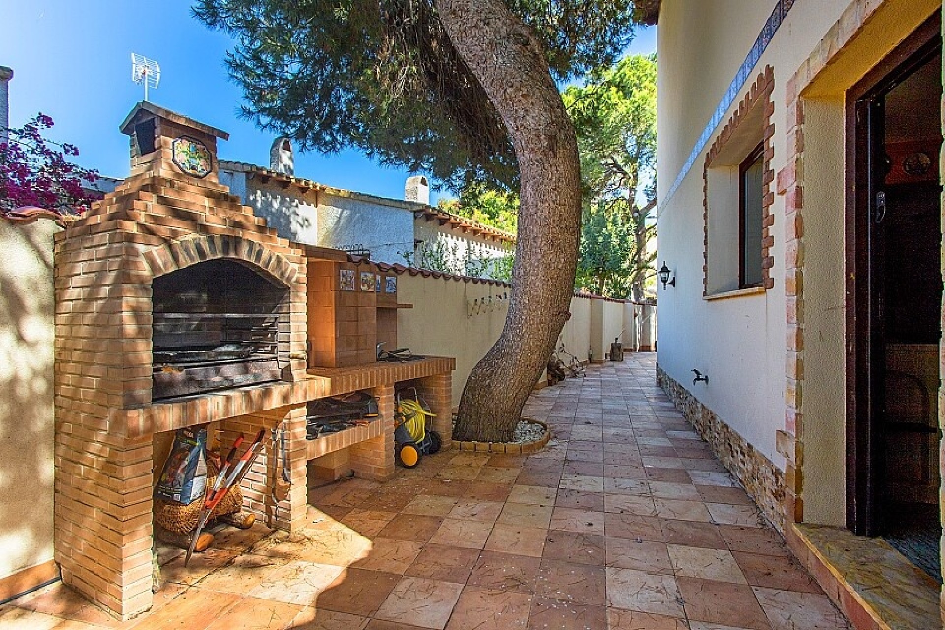 Resale - Villa - Punta Prima