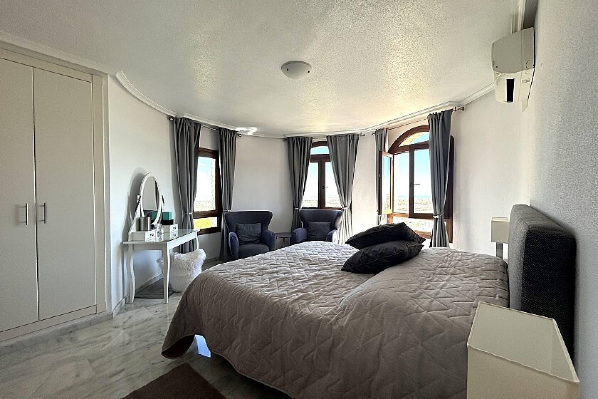 Resale - Villa - San Miguel de Salinas