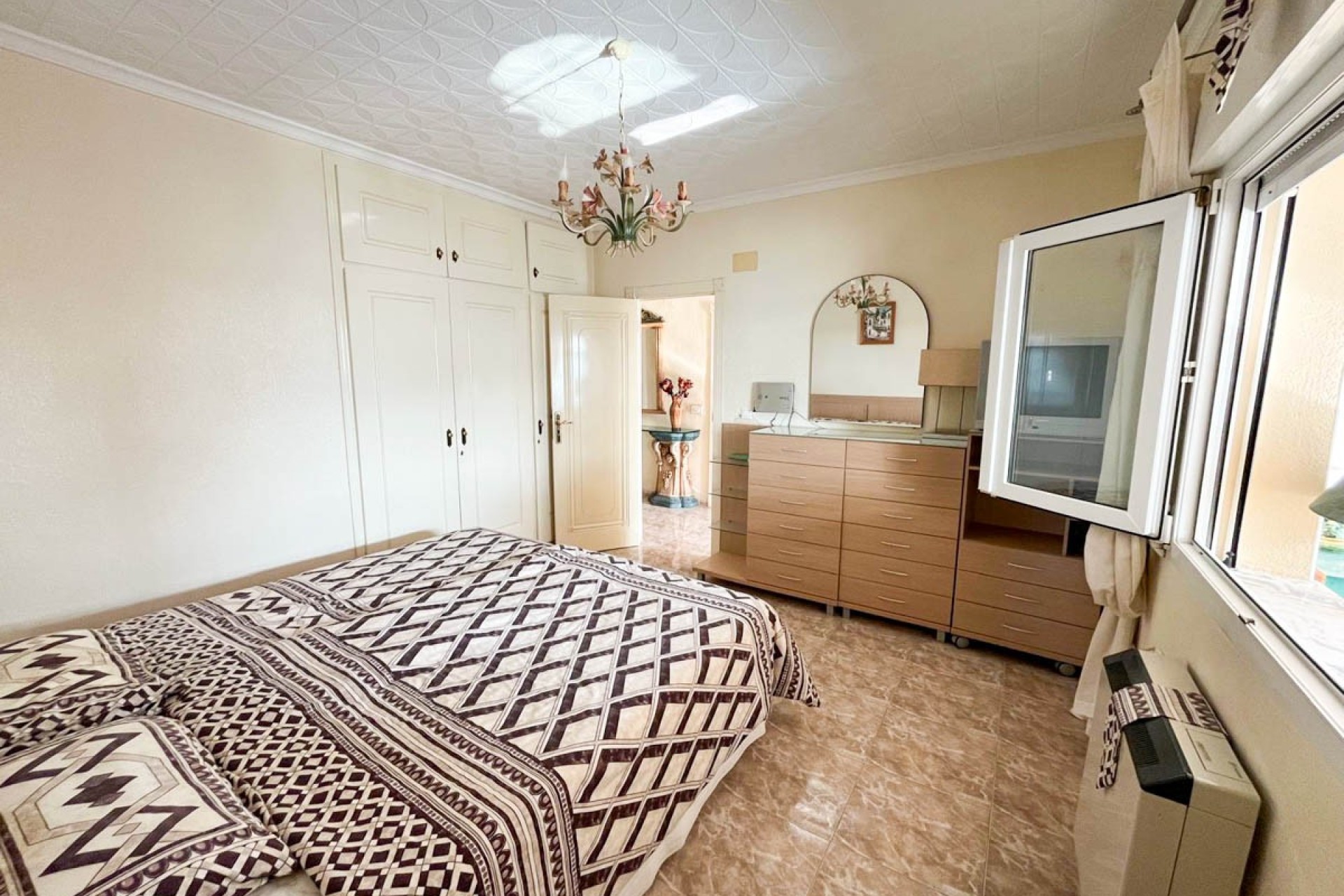 Resale - Villa - Torrevieja - El Chaparral