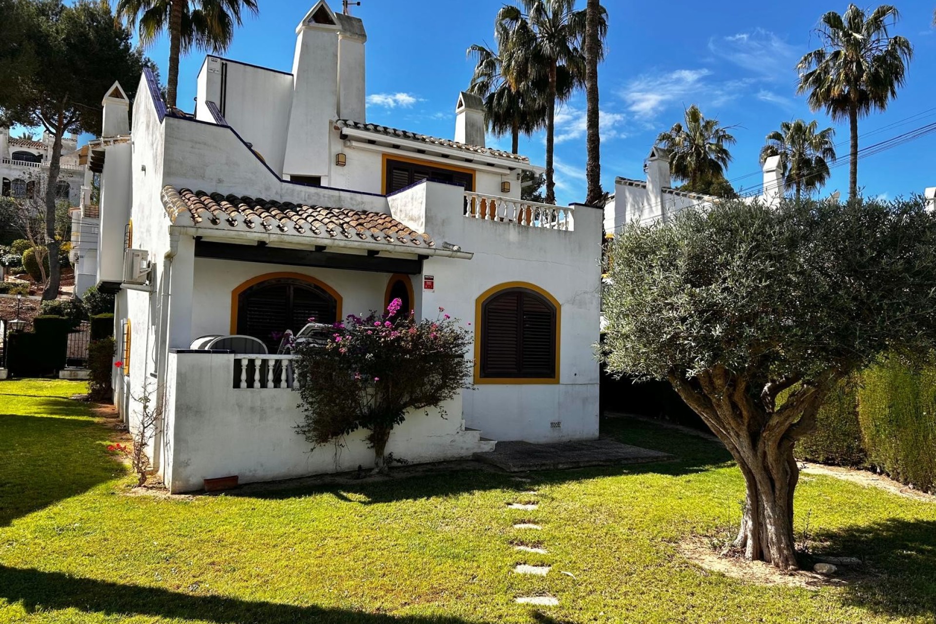 Resale - Villa - Villamartin