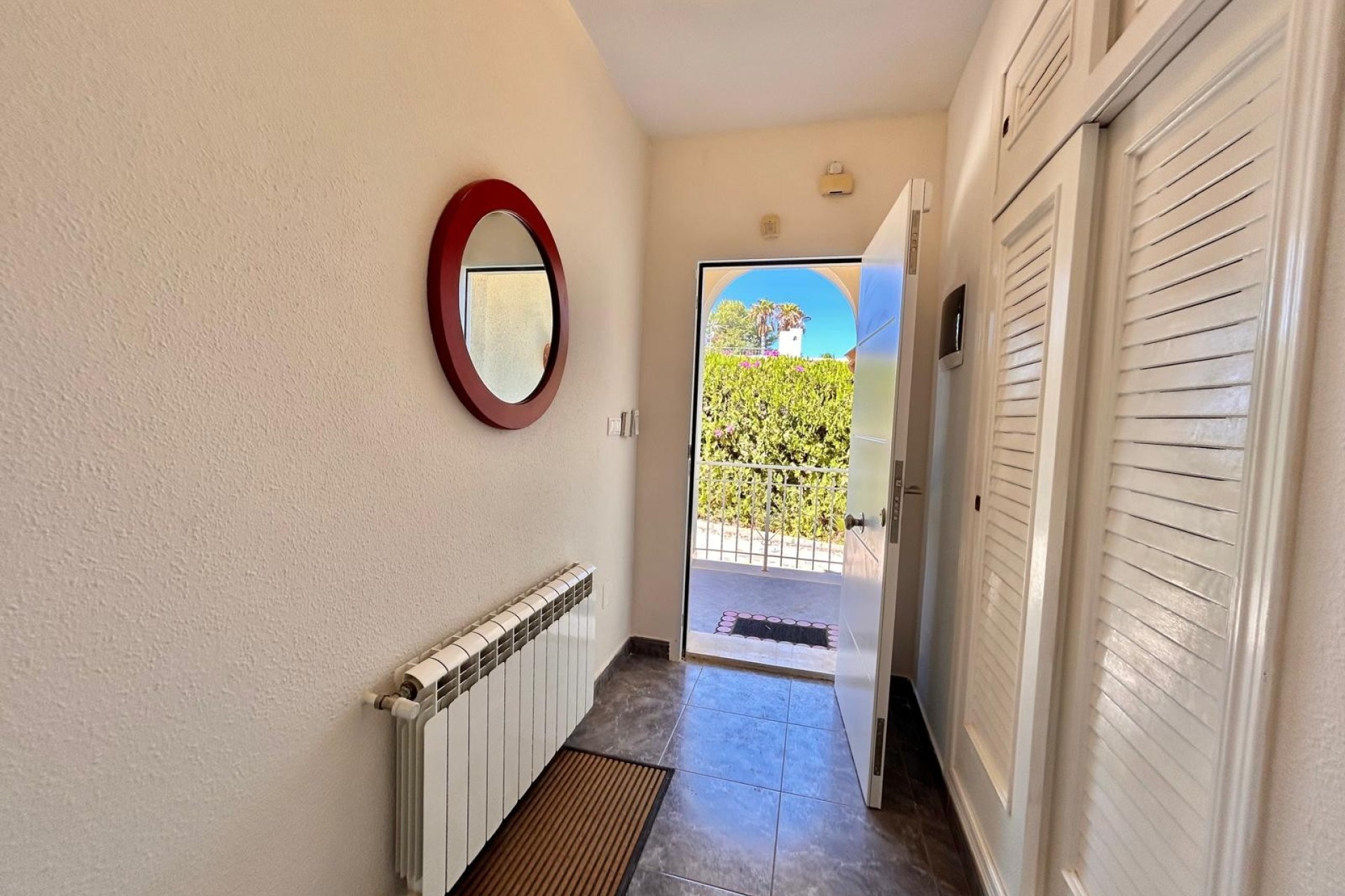 Resale - Villa - Villamartin