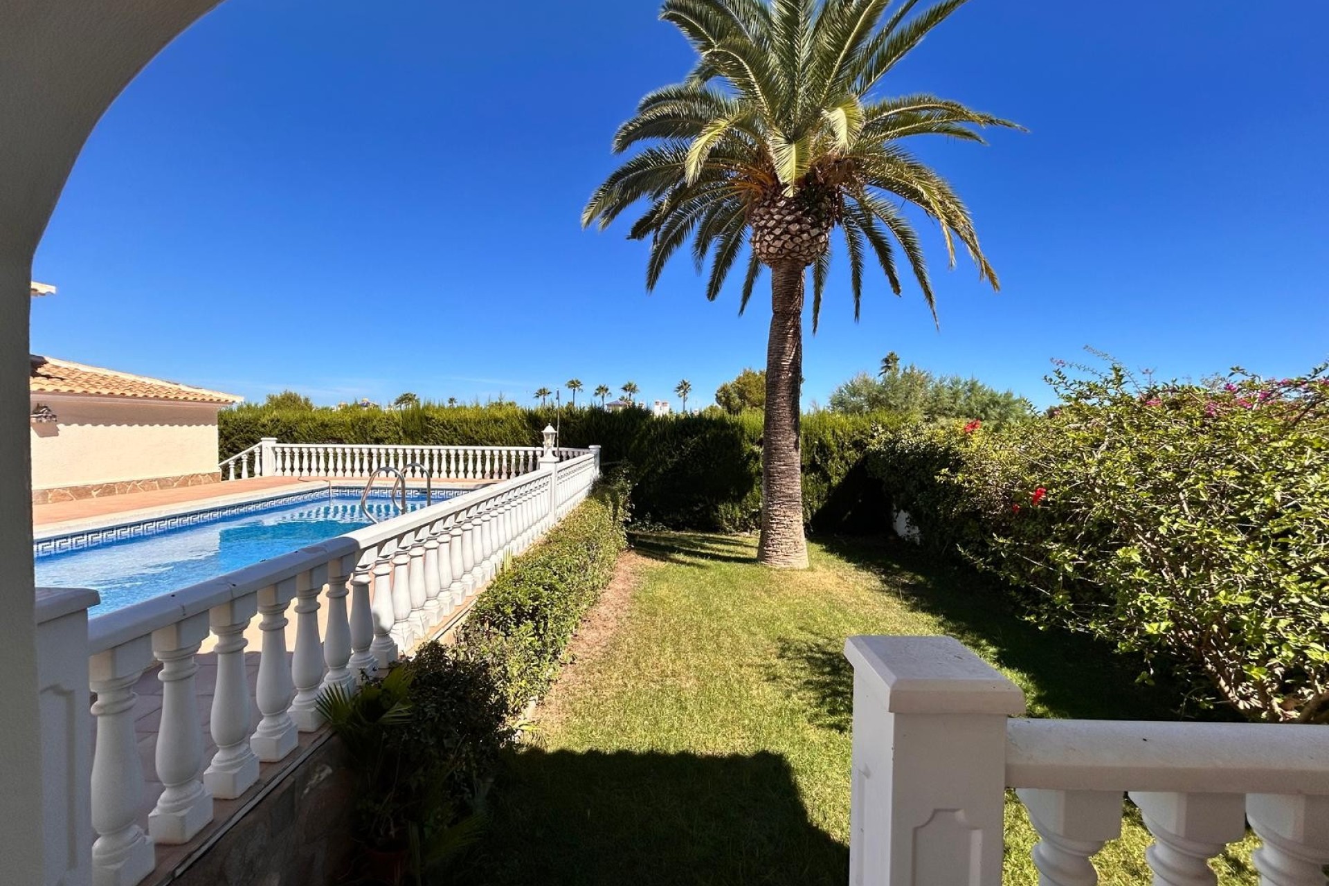 Resale - Villa - Villamartin