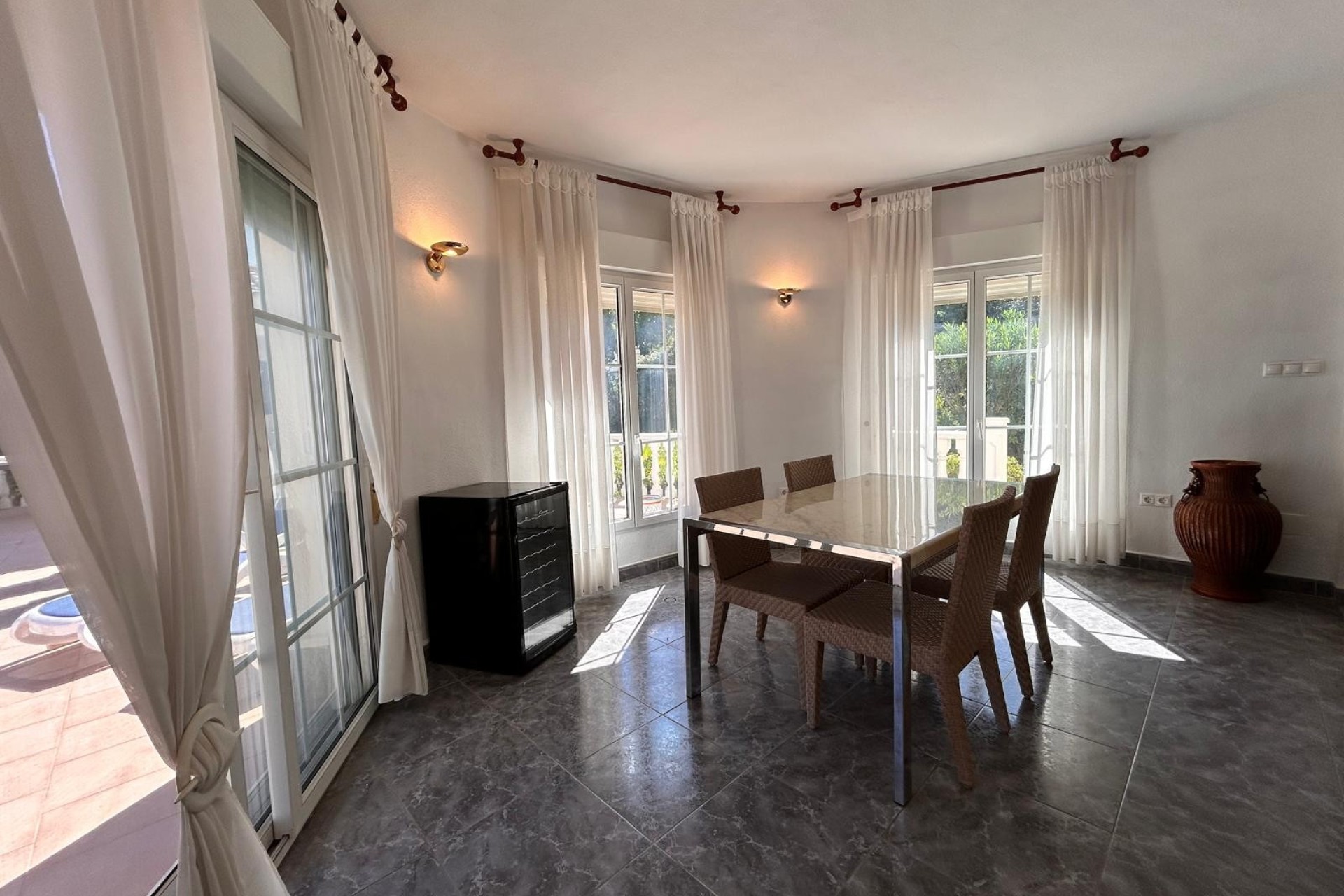 Resale - Villa - Villamartin