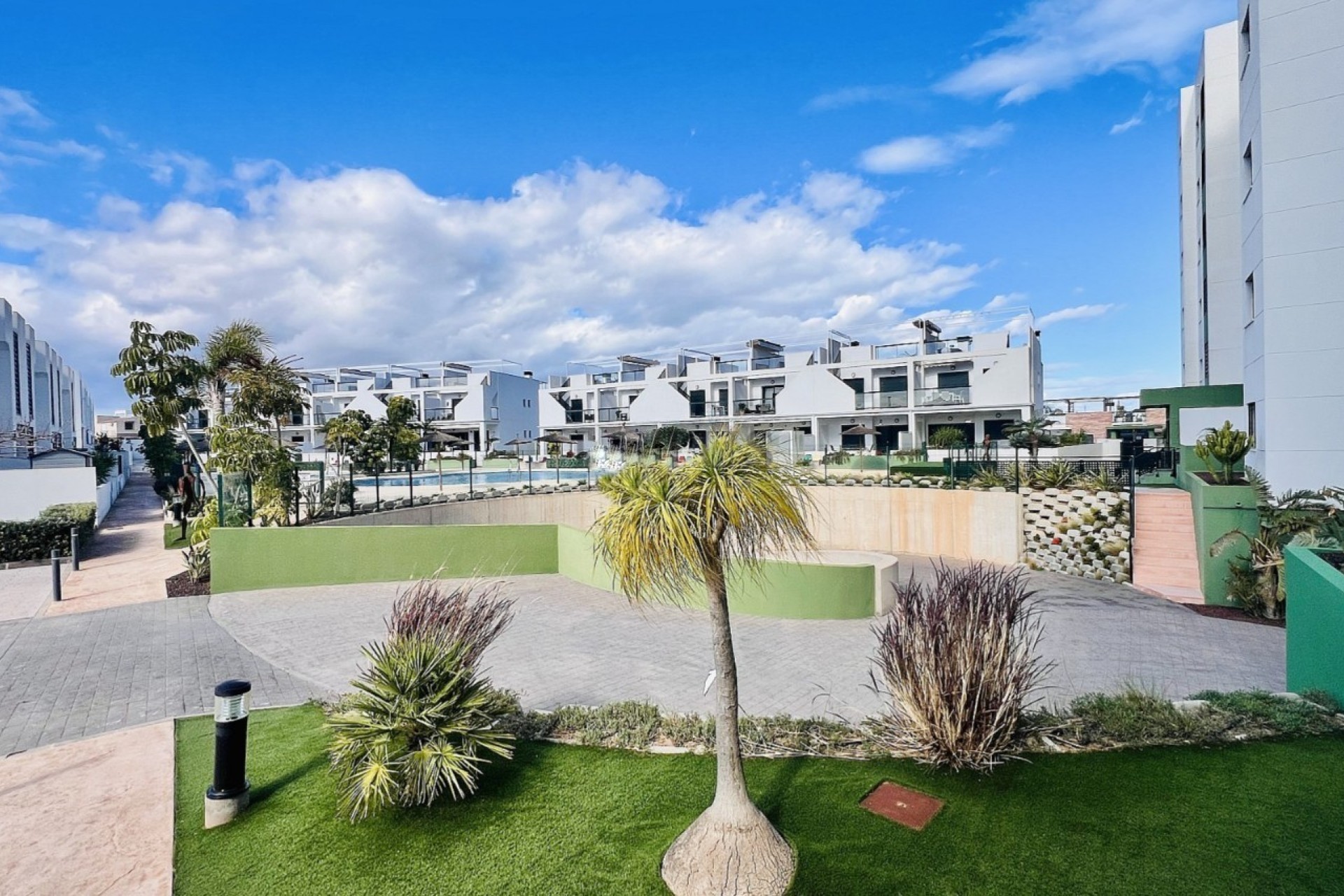 Revente - Apartment - Mil Palmeras