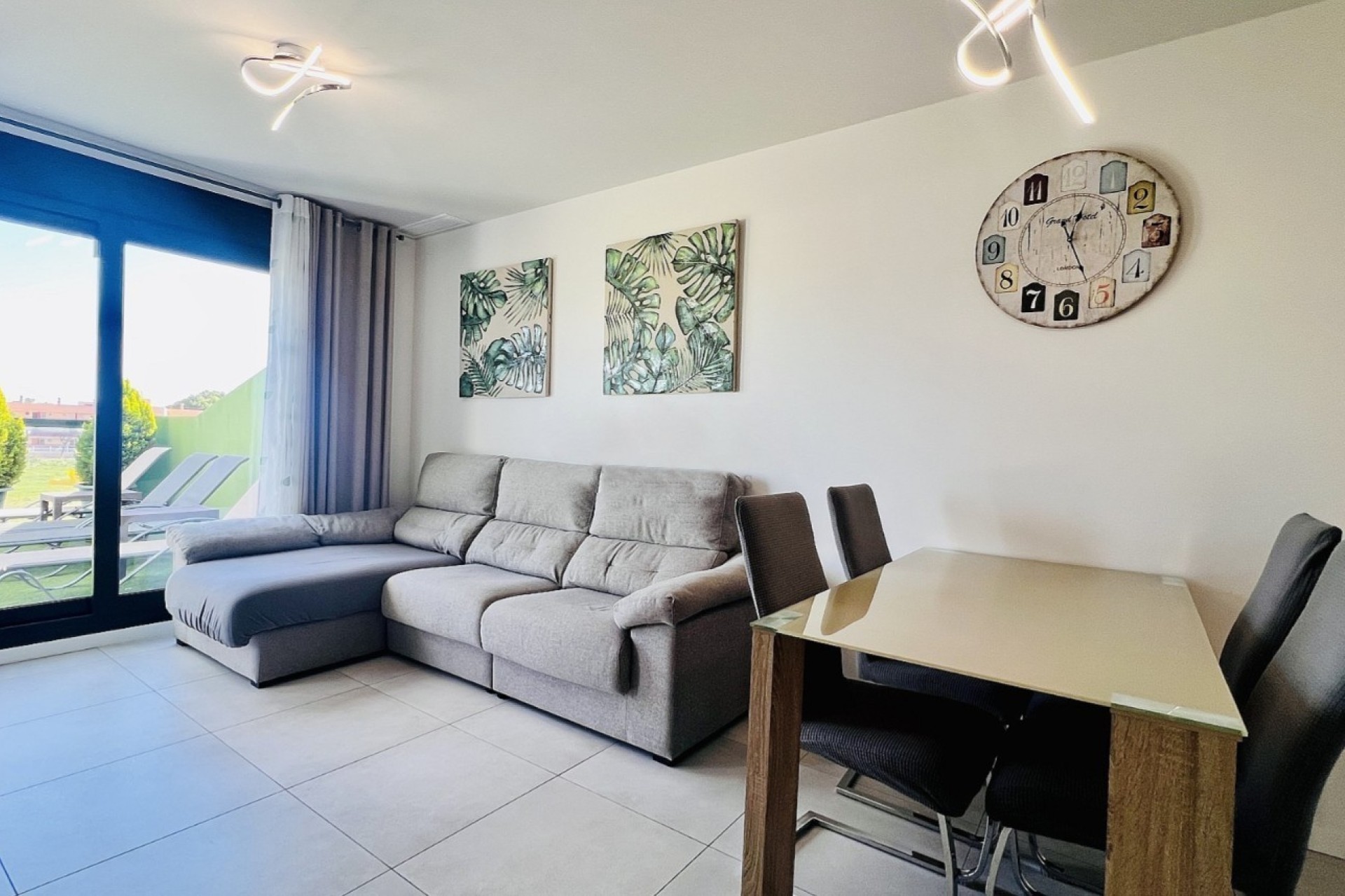 Revente - Apartment - Mil Palmeras