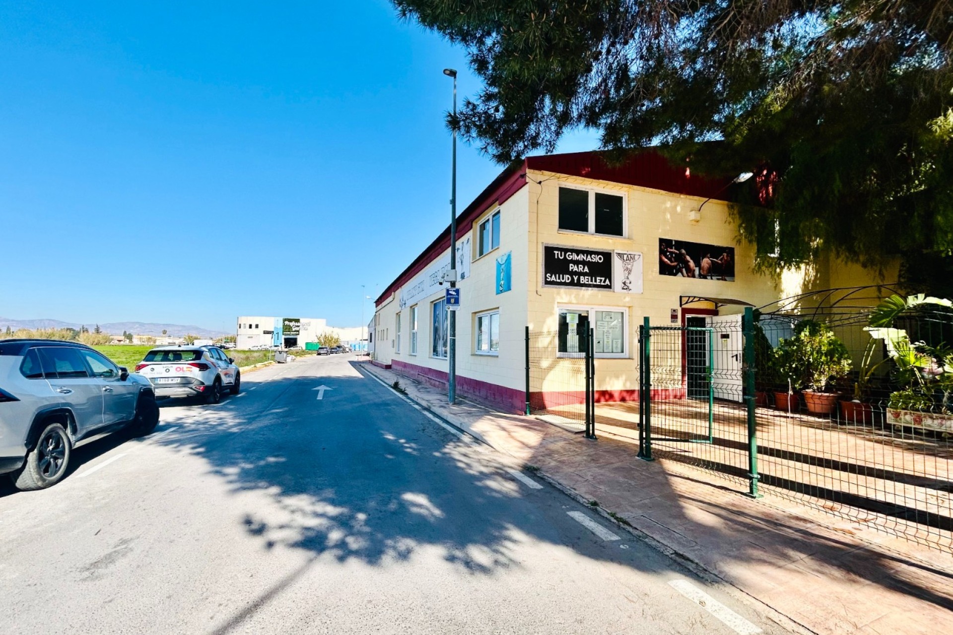 Revente - Commercial - Daya Nueva - Pueblo