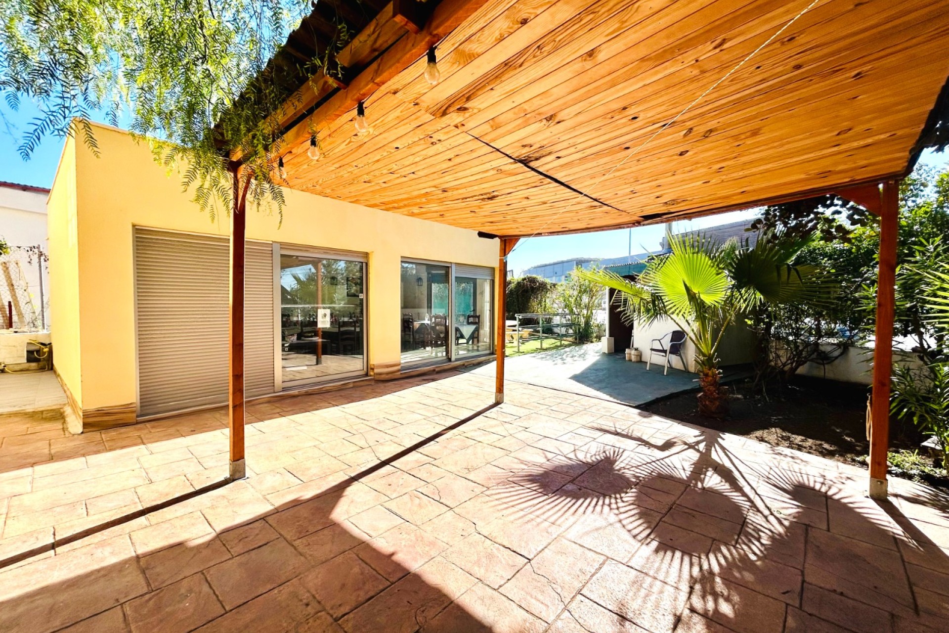 Revente - Commercial - Daya Nueva - Pueblo