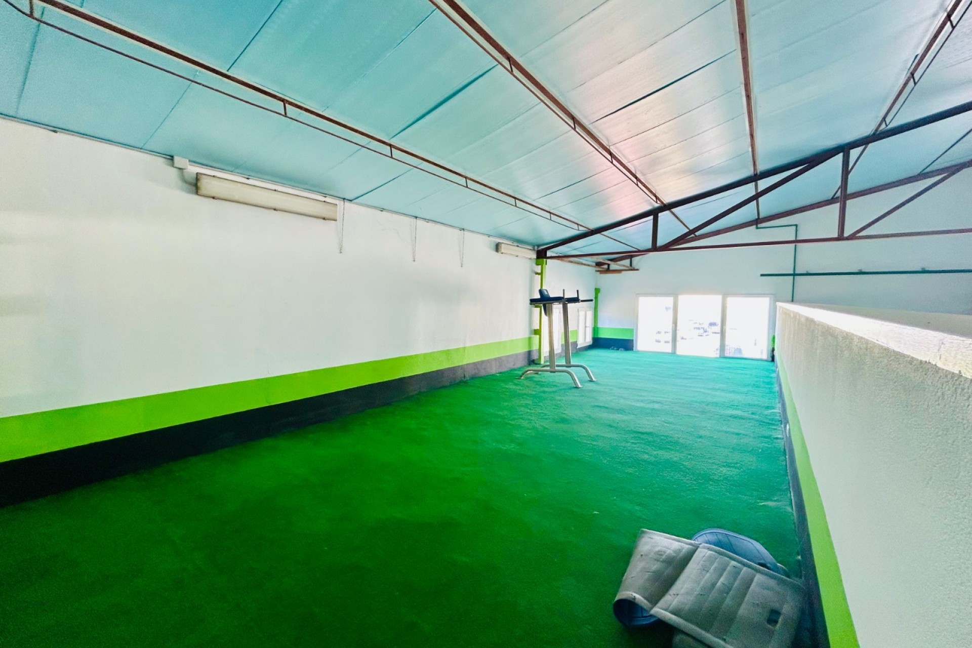 Revente - Commercial - Daya Nueva - Pueblo