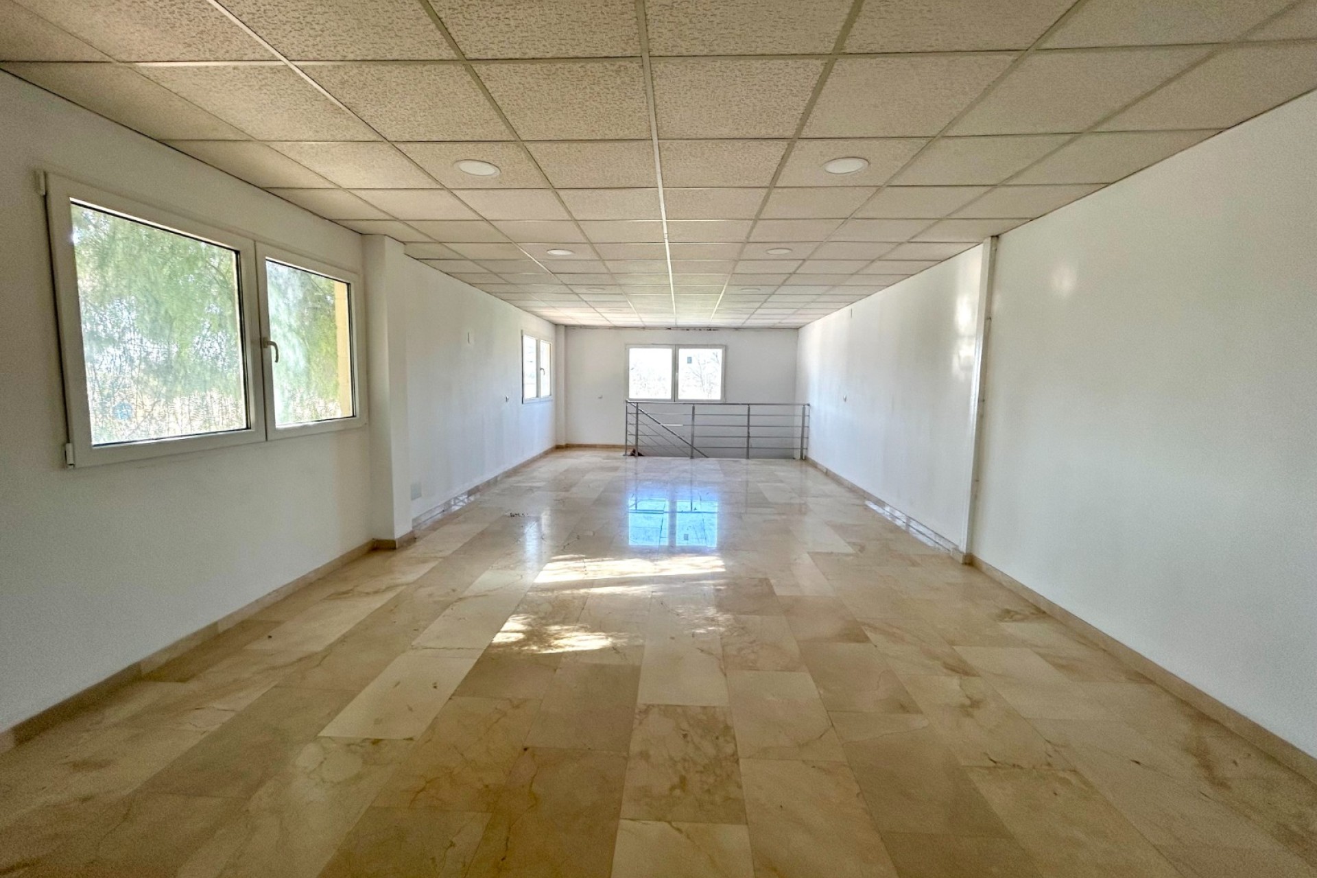 Revente - Commercial - Daya Nueva - Pueblo