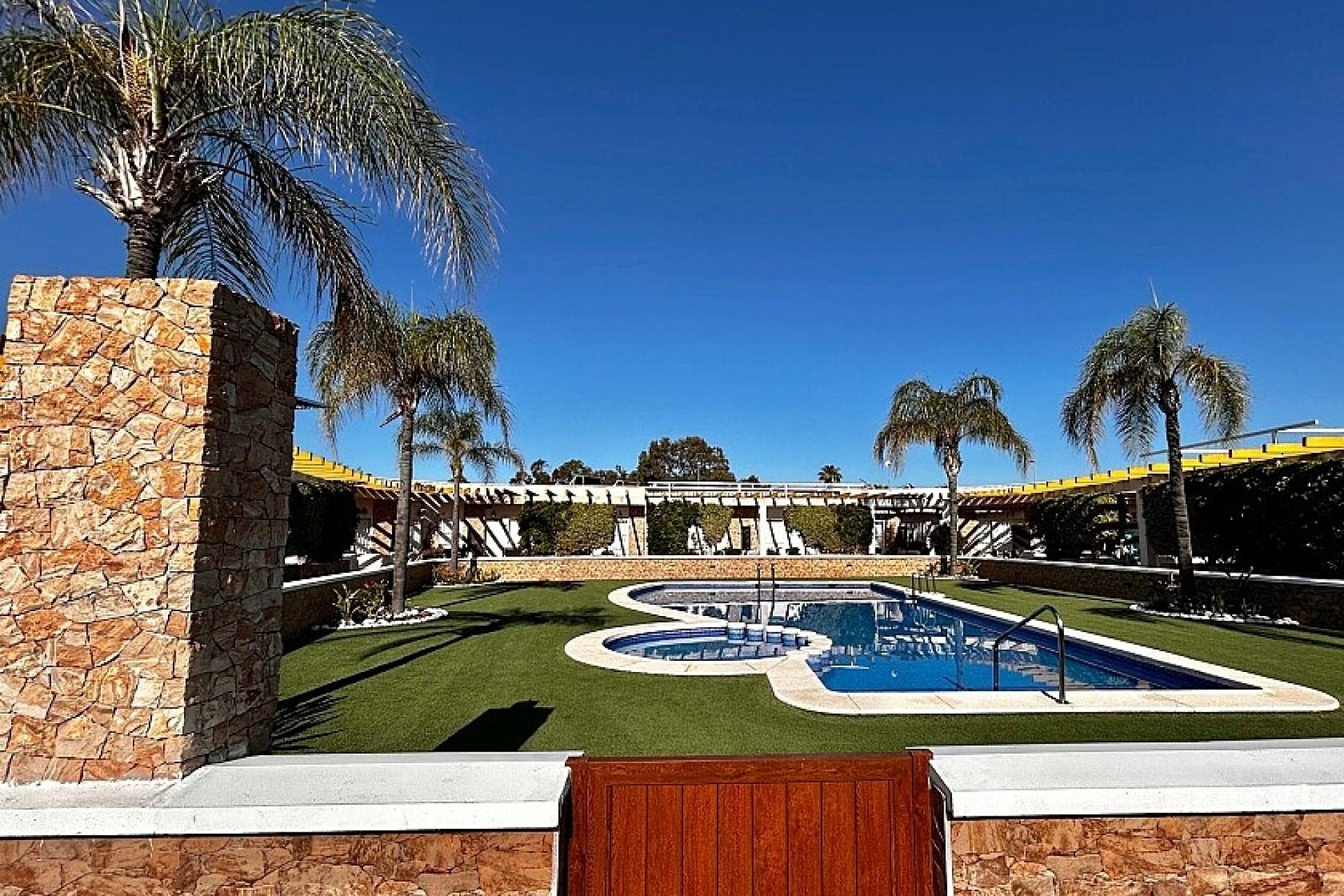 Revente - Semidetached villa - Mil Palmeras