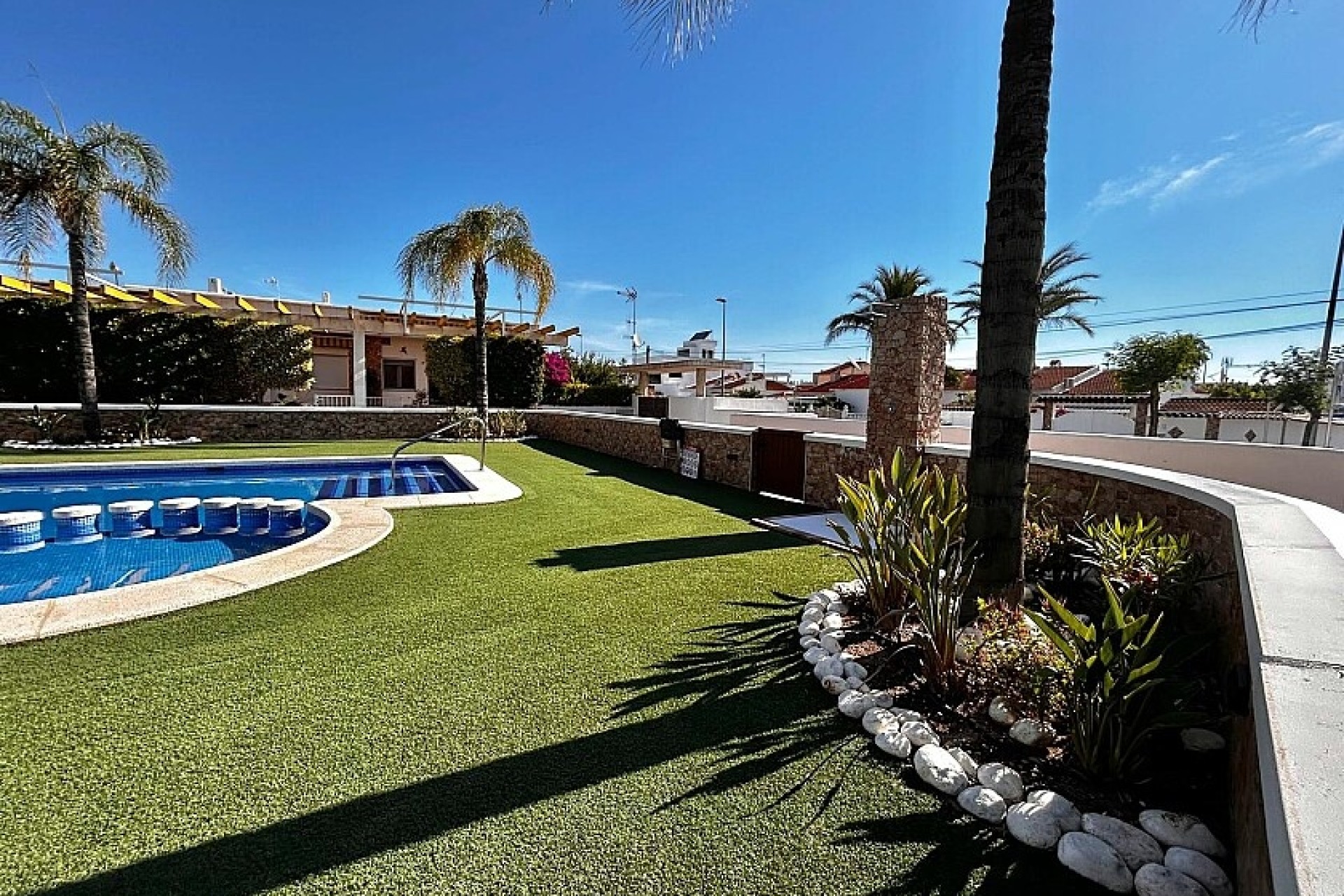 Revente - Semidetached villa - Mil Palmeras