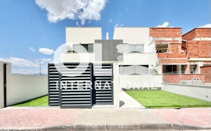 Townhouse - New Build - Cox - San Fernando