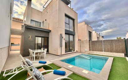 Villa - Odsprzedaż - Orihuela Costa - PAU 26