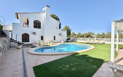 Villa - Odsprzedaż - Orihuela Costa - Villamartín