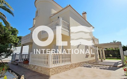 Villa - Перепродажа - Orihuela Costa - Cabo Roig