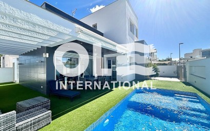 Villa - Перепродажа - Orihuela Costa - Mil Palmeras