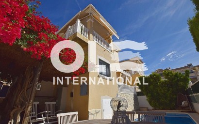 Villa - Перепродажа - Orihuela Costa - Villamartin area