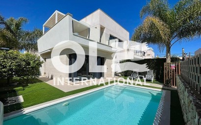 Villa - Resale - Pilar de la Horadada - Las Higuericas