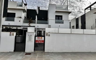 Resale - Semidetached villa - Torre de la Horadada
