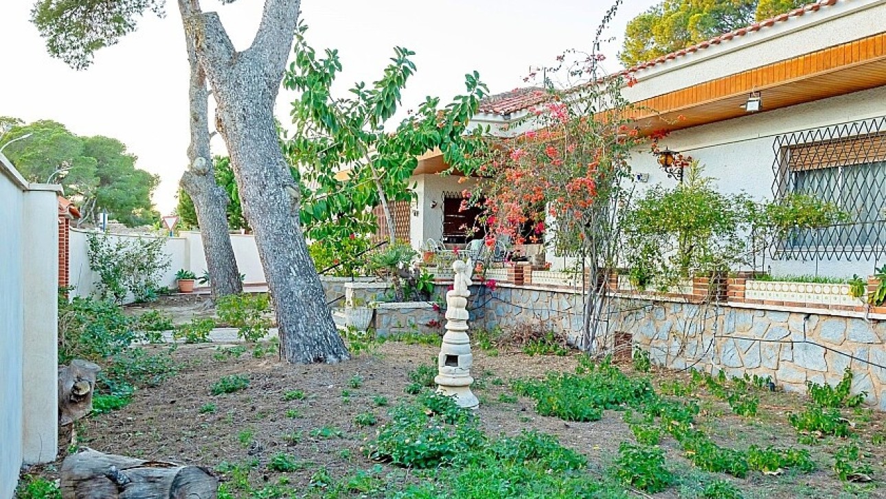 Resale - Villa - Orihuela Costa - Dehesa de campoamor