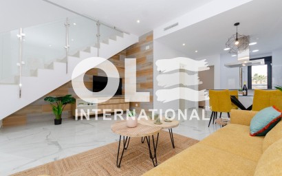 Новое здание - Villa - Torrevieja - Torretas