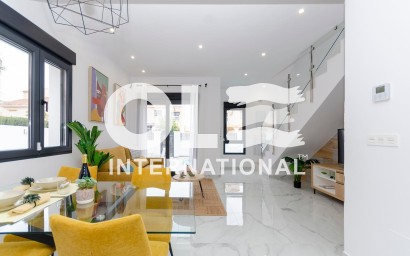 Новое здание - Villa - Torrevieja - Torretas