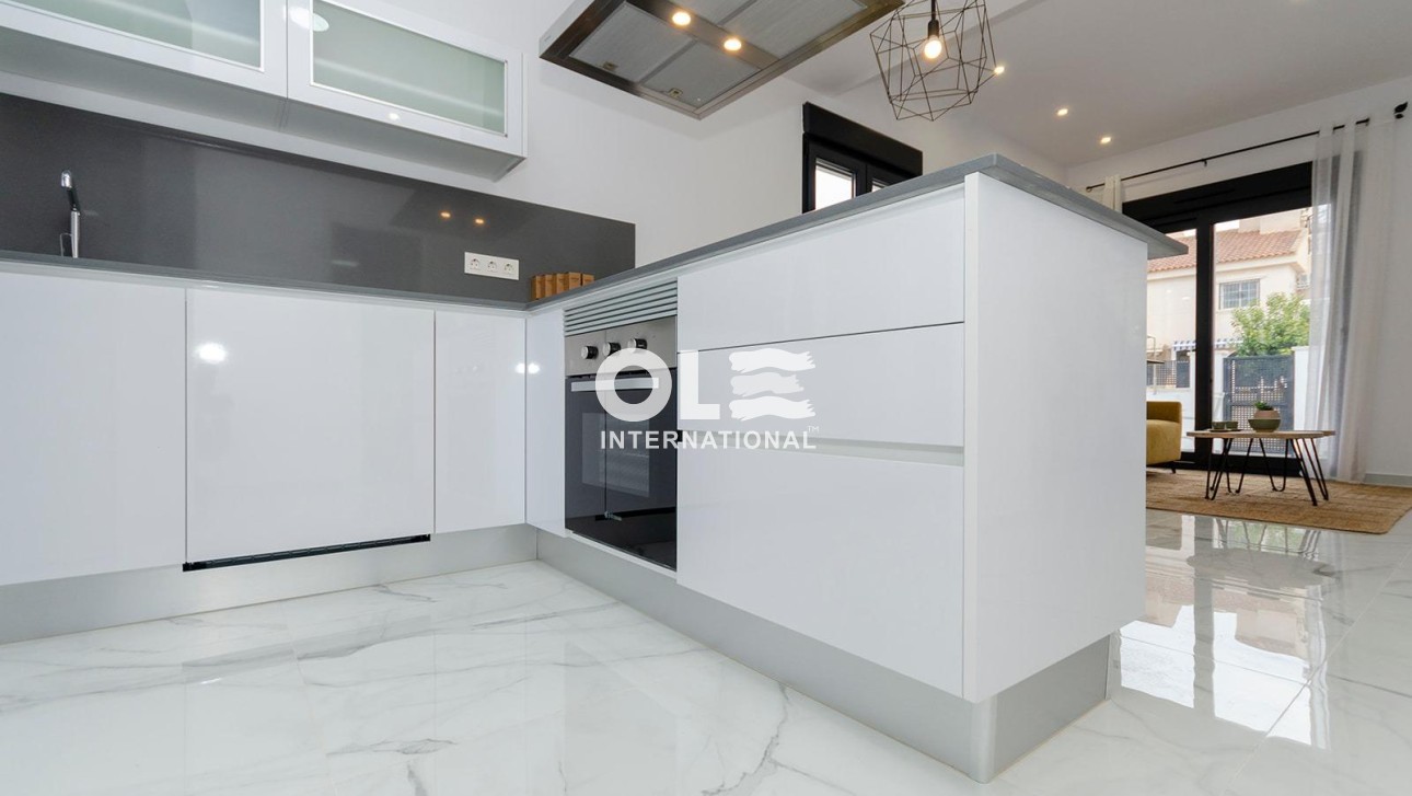 Новое здание - Villa - Torrevieja - Torretas