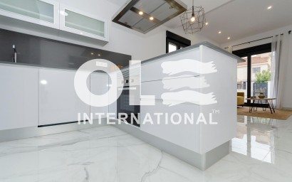 Новое здание - Villa - Torrevieja - Torretas